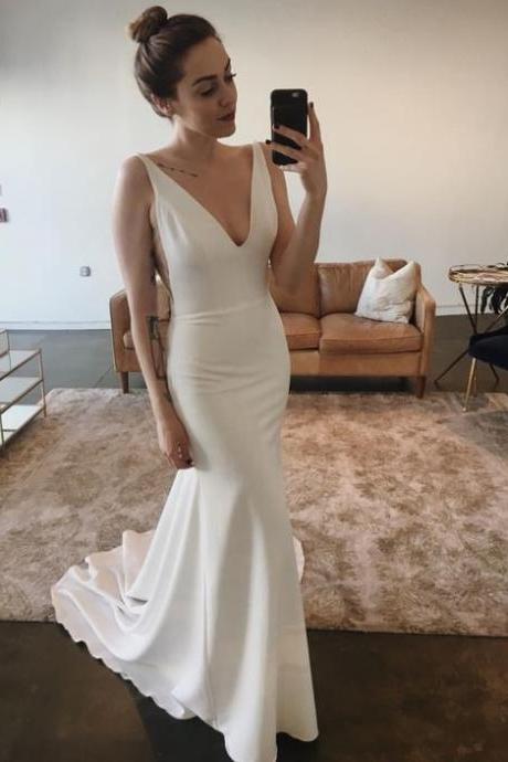 Ivory Sexy Deep V Neck Formal Evening Gown Sleeveless Mermaid Prom Dress With Staps