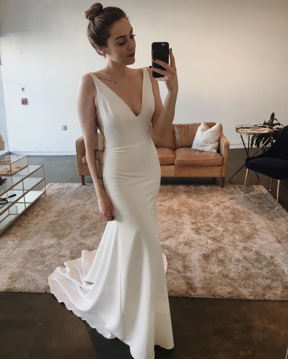 Ivory Sexy Deep V Neck Formal Evening Gown Sleeveless Mermaid Prom